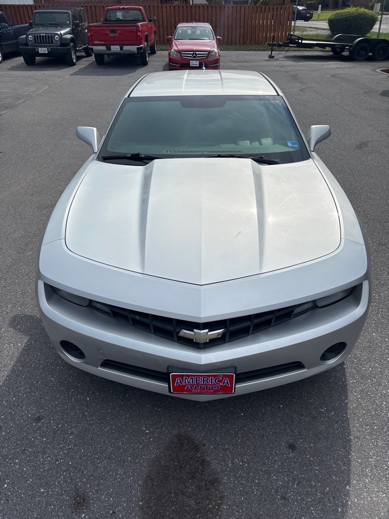 2012 SILVER CHEVROLET CAMARO LS (2G1FE1E3XC9) with an 3.6L engine, 6-Speed Manual transmission, located at 2514 Williamson Rd NE, Roanoke, VA, 24012, (540) 265-7770, 37.294636, -79.936249 - NO CREDIT CHECK FINANCING WITH ONLY $2200 DOWN PAYMENT!!!! Check out our website www.needausedvehicle.com for our No Credit Check/ In House Financing options!! No Credit Check Available!!! In House Financing Available!!! All Clean Title Vehicles (no Salvaged or flooded vehicles ever on our lot)!- Photo#7