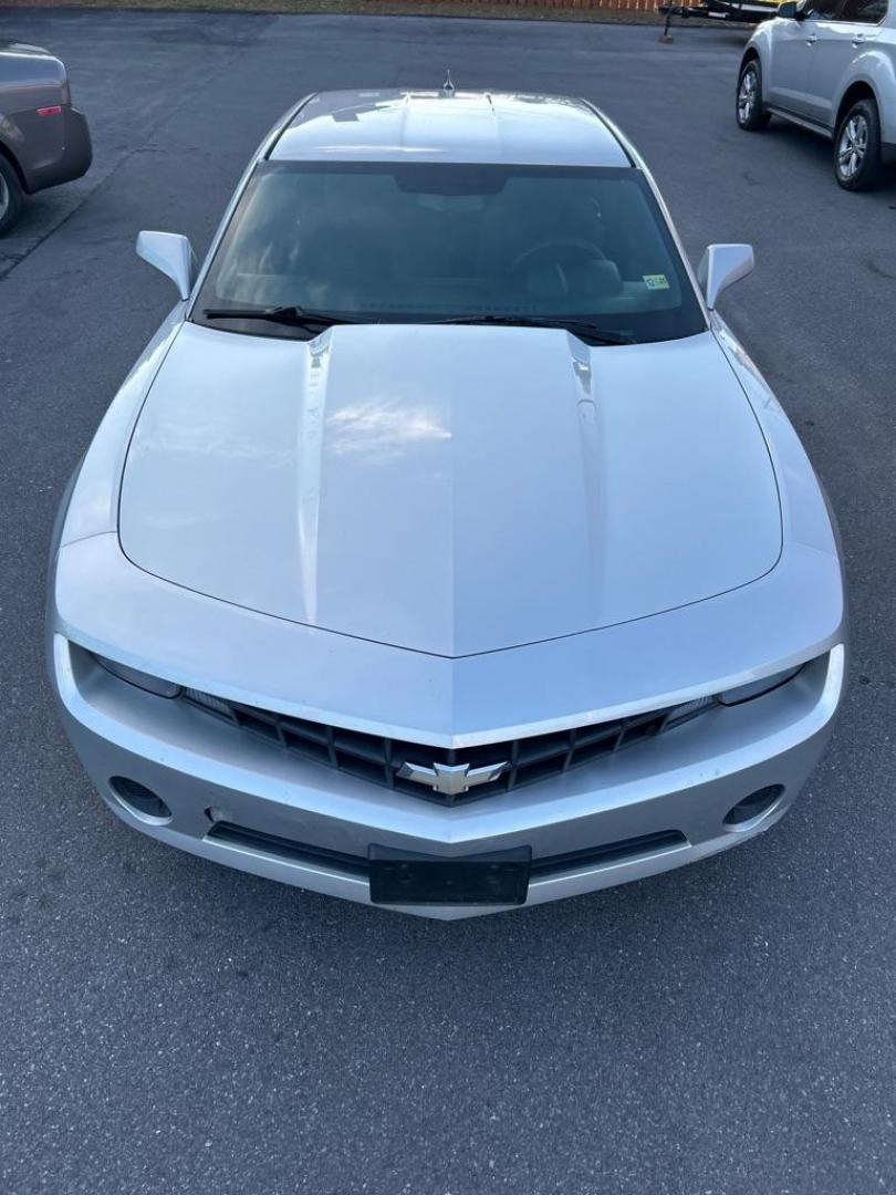 2012 SILVER CHEVROLET CAMARO LS (2G1FE1E3XC9) with an 3.6L engine, 6-Speed Manual transmission, located at 2514 Williamson Rd NE, Roanoke, VA, 24012, (540) 265-7770, 37.294636, -79.936249 - NO CREDIT CHECK FINANCING WITH ONLY $2700 DOWN PAYMENT!!!! Check out our website www.needausedvehicle.com for our No Credit Check/ In House Financing options!! No Credit Check Available!!! In House Financing Available!!! All Clean Title Vehicles (no Salvaged or flooded vehicles ever on our lot)! - Photo#7