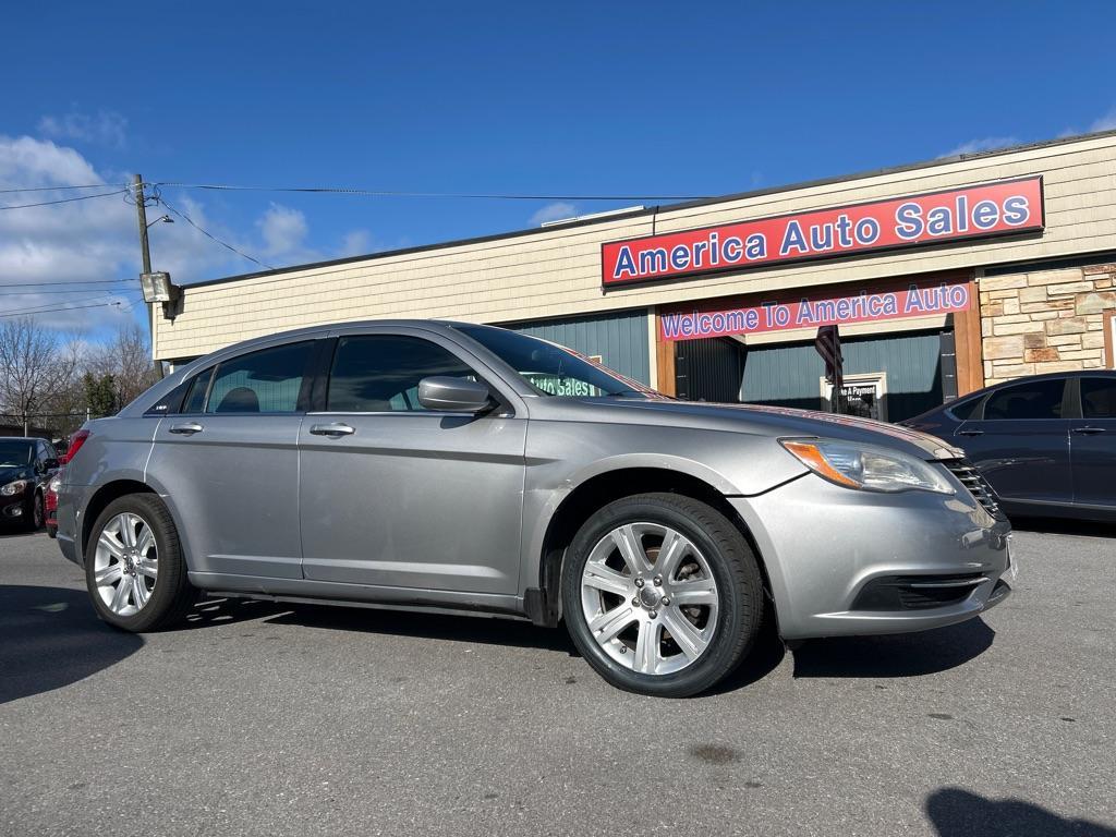 2014 SILVER CHRYSLER 200 TOURING (1C3CCBBB0EN) with an 2.4L engine, Automatic transmission, located at 2514 Williamson Rd NE, Roanoke, VA, 24012, (540) 265-7770, 37.294636, -79.936249 - NO CREDIT CHECK FINANCING WITH ONLY $1150 DOWN PAYMENT!!!! Check out our website www.needausedvehicle.com for our No Credit Check/ In House Financing options!! No Credit Check Available!!! In House Financing Available!!! All Clean Title Vehicles (no Salvaged or flooded vehicles ever on our lot)! - Photo#0