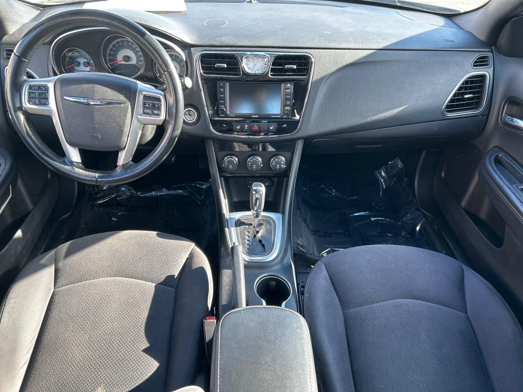 2014 SILVER CHRYSLER 200 TOURING (1C3CCBBB0EN) with an 2.4L engine, Automatic transmission, located at 2514 Williamson Rd NE, Roanoke, VA, 24012, (540) 265-7770, 37.294636, -79.936249 - NO CREDIT CHECK FINANCING WITH ONLY $1150 DOWN PAYMENT!!!! Check out our website www.needausedvehicle.com for our No Credit Check/ In House Financing options!! No Credit Check Available!!! In House Financing Available!!! All Clean Title Vehicles (no Salvaged or flooded vehicles ever on our lot)! - Photo#5