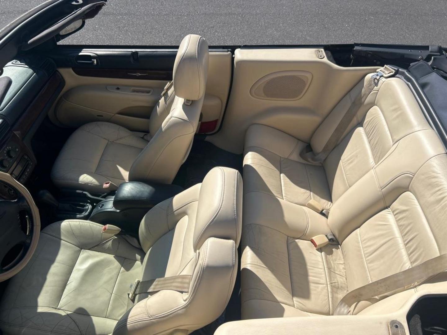 2002 GOLD CHRYSLER SEBRING LIMITED (1C3EL65R12N) with an 2.7L engine, Automatic transmission, located at 2514 Williamson Rd NE, Roanoke, VA, 24012, (540) 265-7770, 37.294636, -79.936249 - Photo#4