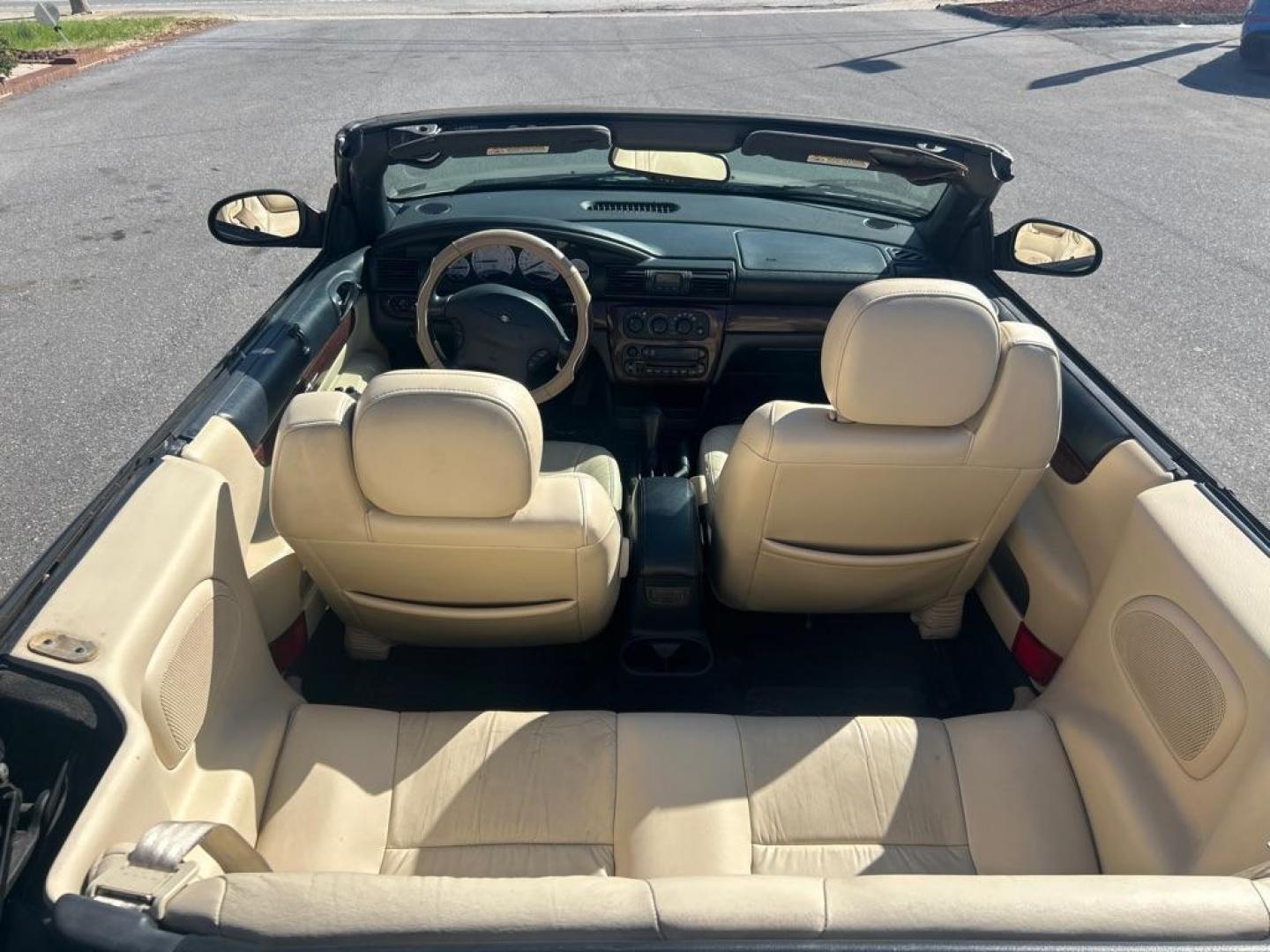 2002 GOLD CHRYSLER SEBRING LIMITED (1C3EL65R12N) with an 2.7L engine, Automatic transmission, located at 2514 Williamson Rd NE, Roanoke, VA, 24012, (540) 265-7770, 37.294636, -79.936249 - Photo#5