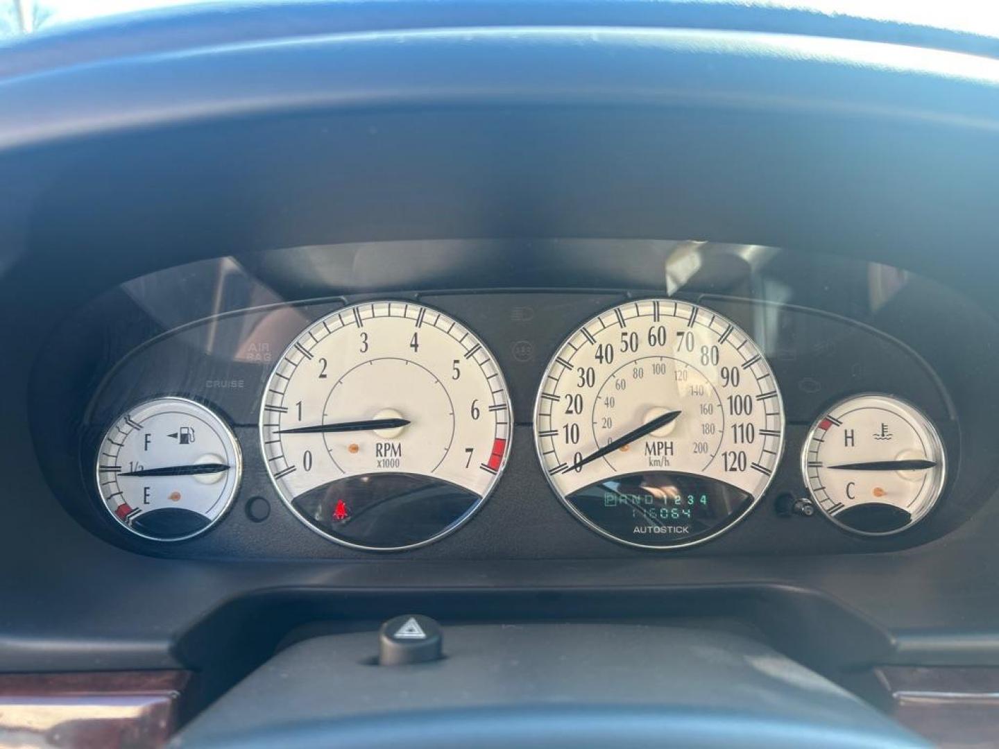 2002 GOLD CHRYSLER SEBRING LIMITED (1C3EL65R12N) with an 2.7L engine, Automatic transmission, located at 2514 Williamson Rd NE, Roanoke, VA, 24012, (540) 265-7770, 37.294636, -79.936249 - Photo#7