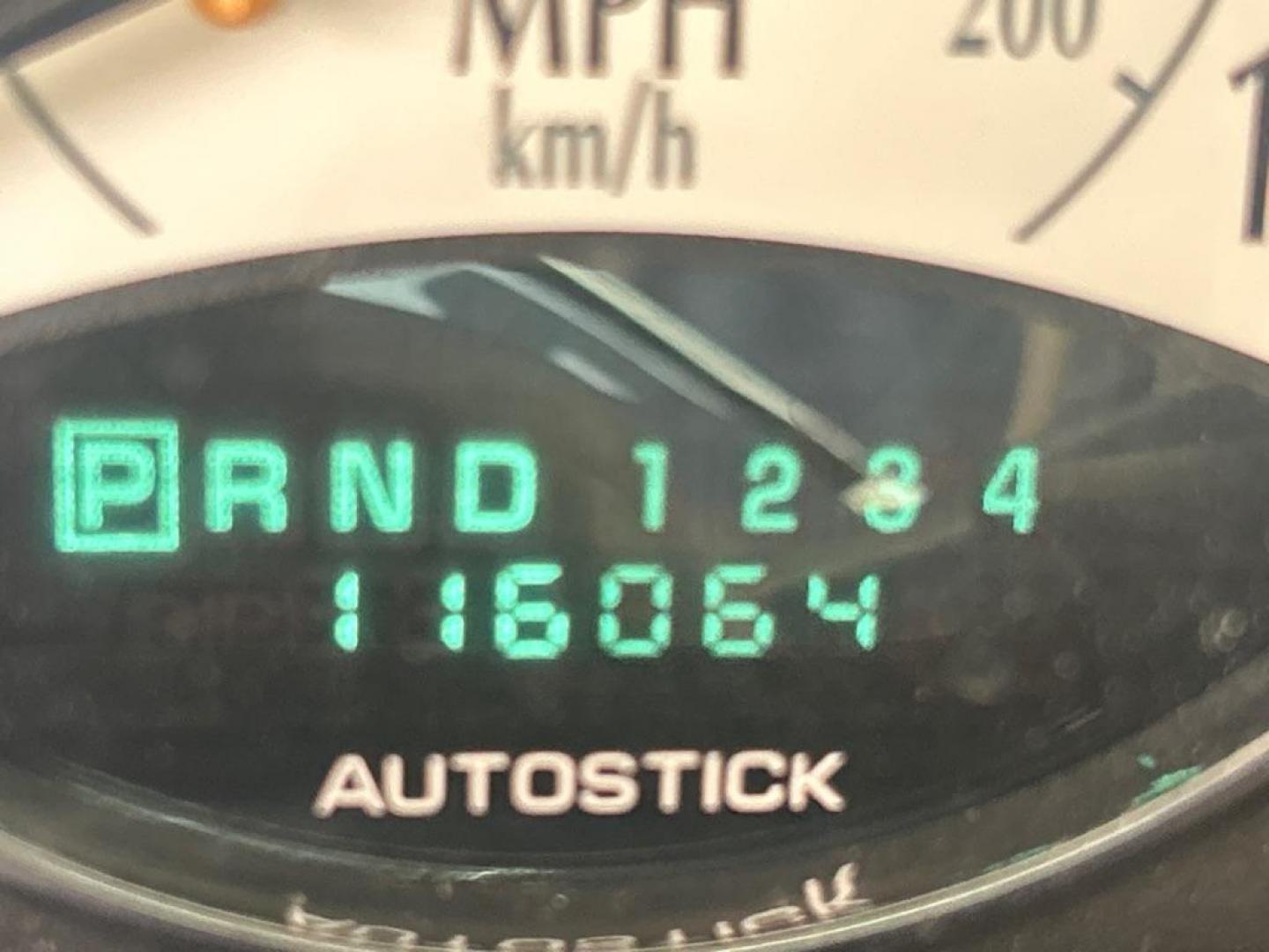 2002 GOLD CHRYSLER SEBRING LIMITED (1C3EL65R12N) with an 2.7L engine, Automatic transmission, located at 2514 Williamson Rd NE, Roanoke, VA, 24012, (540) 265-7770, 37.294636, -79.936249 - Photo#8