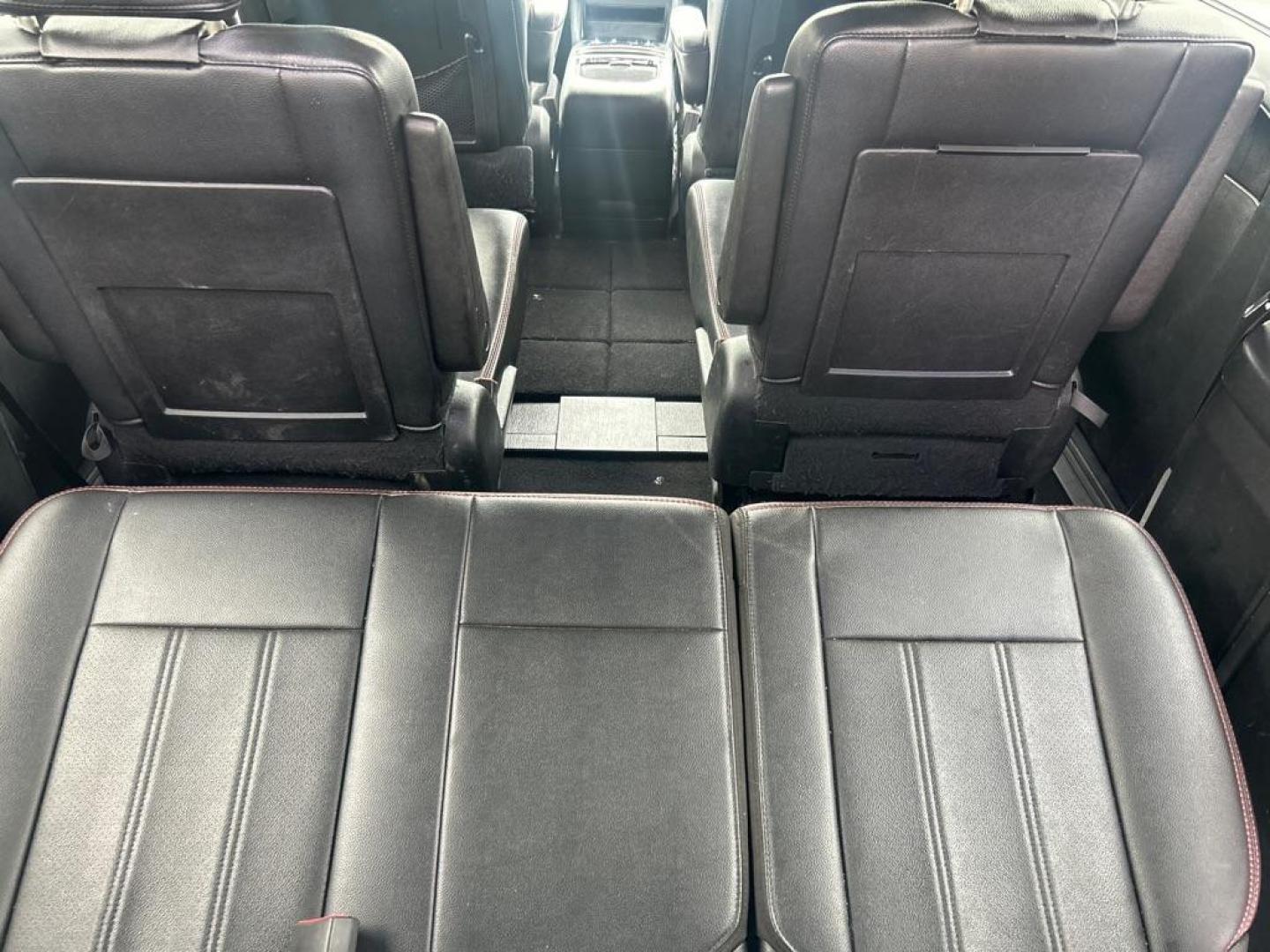 2016 BLACK DODGE GRAND CARAVAN R/T (2C4RDGEG2GR) with an 3.6L engine, Automatic transmission, located at 2514 Williamson Rd NE, Roanoke, VA, 24012, (540) 265-7770, 37.294636, -79.936249 - VEHICLE HAS NEW TRANSMISSION WITH 3 YEAR/ 100,000 MILE WARRANTY!!!! NO CREDIT CHECK FINANCING WITH ONLY $2700 DOWN PAYMENT!!!! Check out our website www.needausedvehicle.com for our No Credit Check/ In House Financing options!! No Credit Check Available!!! In House Financing Available!!! All C - Photo#6
