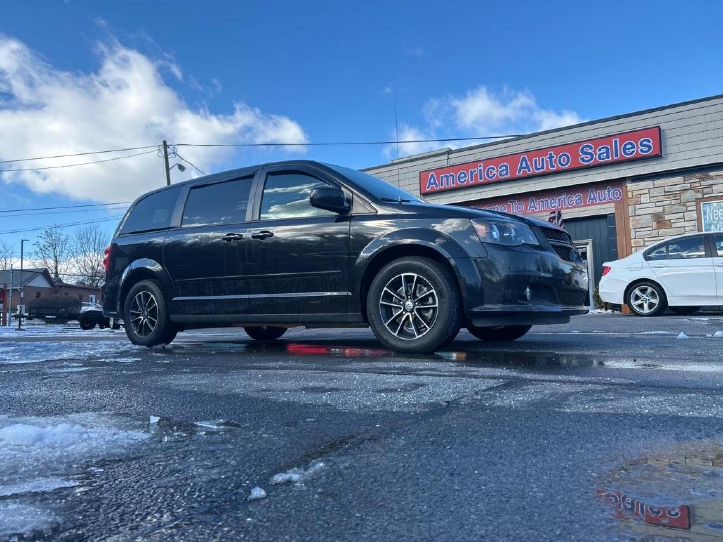 2016 BLACK DODGE GRAND CARAVAN R/T (2C4RDGEG2GR) with an 3.6L engine, Automatic transmission, located at 2514 Williamson Rd NE, Roanoke, VA, 24012, (540) 265-7770, 37.294636, -79.936249 - NO CREDIT CHECK FINANCING WITH ONLY $2600 DOWN PAYMENT!!!! Check out our website www.needausedvehicle.com for our No Credit Check/ In House Financing options!! No Credit Check Available!!! In House Financing Available!!! All Clean Title Vehicles (no Salvaged or flooded vehicles ever on our lot)! - Photo#0