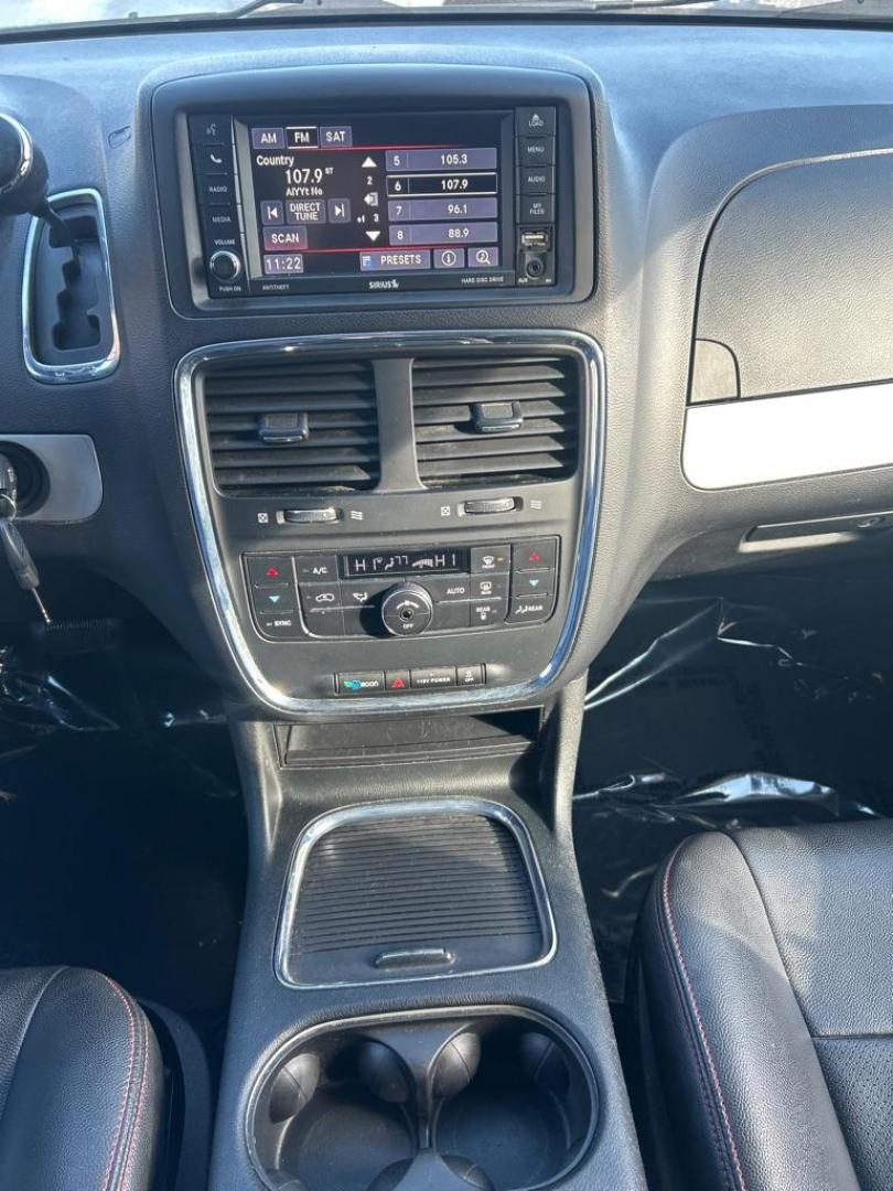 2016 BLACK DODGE GRAND CARAVAN R/T (2C4RDGEG2GR) with an 3.6L engine, Automatic transmission, located at 2514 Williamson Rd NE, Roanoke, VA, 24012, (540) 265-7770, 37.294636, -79.936249 - NO CREDIT CHECK FINANCING WITH ONLY $2600 DOWN PAYMENT!!!! Check out our website www.needausedvehicle.com for our No Credit Check/ In House Financing options!! No Credit Check Available!!! In House Financing Available!!! All Clean Title Vehicles (no Salvaged or flooded vehicles ever on our lot)! - Photo#7