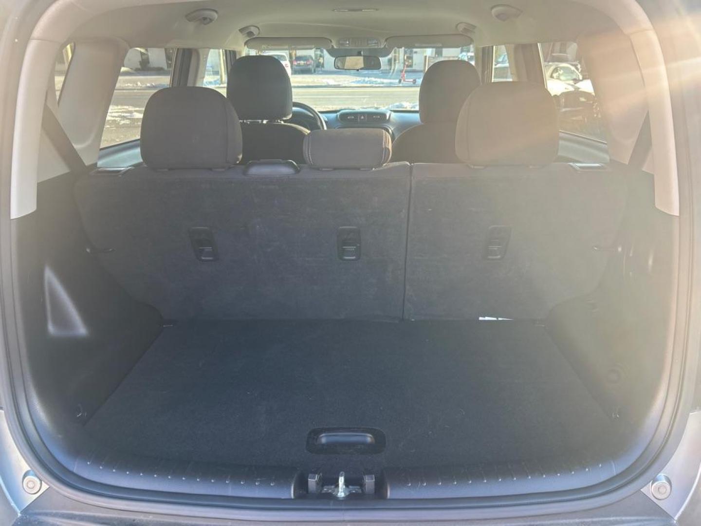 2016 GRAY KIA SOUL 4D Sedan (KNDJN2A2XG7) with an 1.6L engine, Automatic transmission, located at 2514 Williamson Rd NE, Roanoke, VA, 24012, (540) 265-7770, 37.294636, -79.936249 - Photo#2