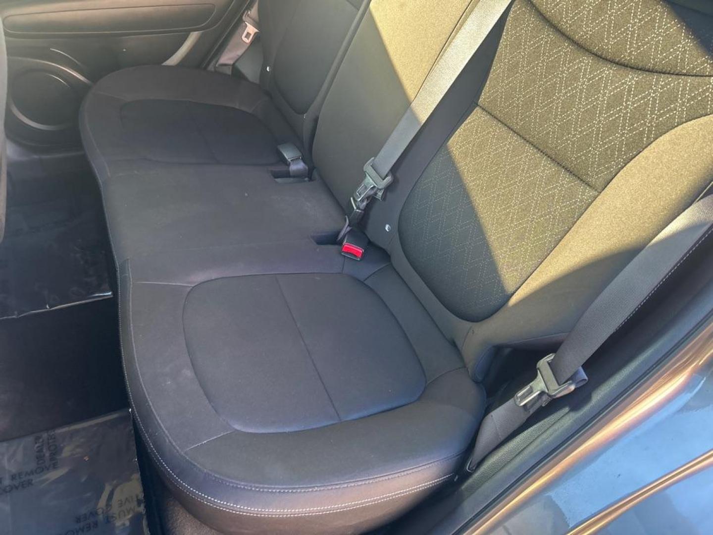 2016 GRAY KIA SOUL 4D Sedan (KNDJN2A2XG7) with an 1.6L engine, Automatic transmission, located at 2514 Williamson Rd NE, Roanoke, VA, 24012, (540) 265-7770, 37.294636, -79.936249 - Photo#4