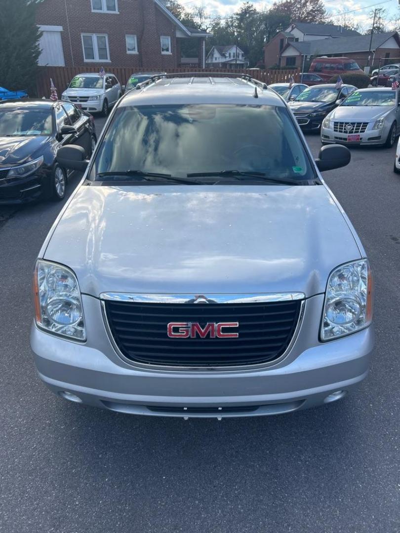 2013 SILVER GMC YUKON XL 1500 SLT (1GKS2KE73DR) with an 5.3L engine, Automatic transmission, located at 2514 Williamson Rd NE, Roanoke, VA, 24012, (540) 265-7770, 37.294636, -79.936249 - NO CREDIT CHECK FINANCING WITH ONLY $2500 DOWN PAYMENT!!!! Check out our website www.needausedvehicle.com for our No Credit Check/ In House Financing options!! No Credit Check Available!!! In House Financing Available!!! All Clean Title Vehicles (no Salvaged or flooded vehicles ever on our lot)! - Photo#1