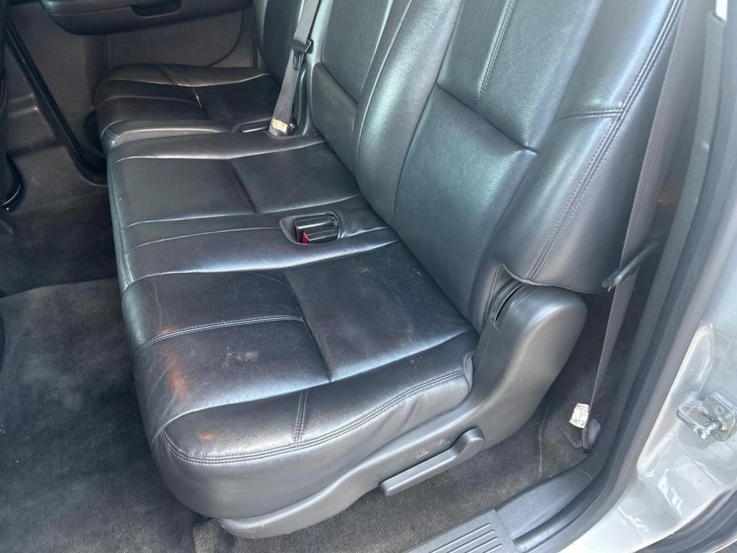 2013 SILVER GMC YUKON XL 1500 SLT (1GKS2KE73DR) with an 5.3L engine, Automatic transmission, located at 2514 Williamson Rd NE, Roanoke, VA, 24012, (540) 265-7770, 37.294636, -79.936249 - NO CREDIT CHECK FINANCING WITH ONLY $2500 DOWN PAYMENT!!!! Check out our website www.needausedvehicle.com for our No Credit Check/ In House Financing options!! No Credit Check Available!!! In House Financing Available!!! All Clean Title Vehicles (no Salvaged or flooded vehicles ever on our lot)! - Photo#6