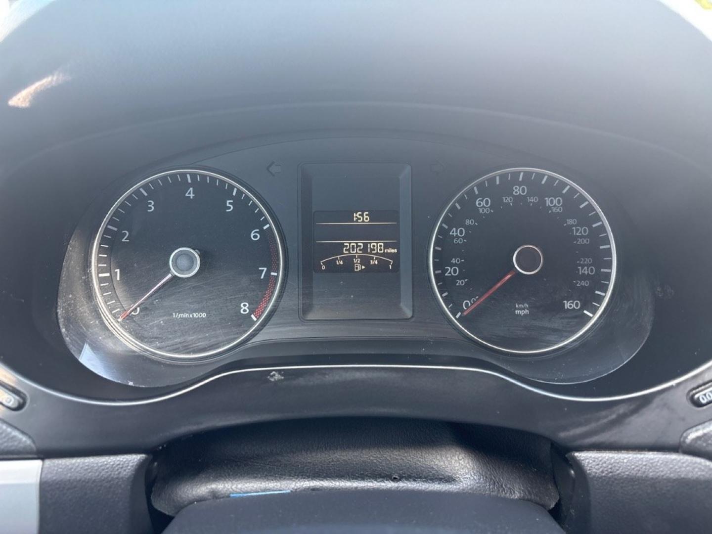2013 SILVER VOLKSWAGEN JETTA SE (3VWDX7AJXDM) with an 2.5L engine, Automatic transmission, located at 2514 Williamson Rd NE, Roanoke, VA, 24012, (540) 265-7770, 37.294636, -79.936249 - NO CREDIT CHECK FINANCING WITH ONLY $1700 DOWN PAYMENT!!!! Check out our website www.needausedvehicle.com for our No Credit Check/ In House Financing options!! No Credit Check Available!!! In House Financing Available!!! All Clean Title Vehicles (no Salvaged or flooded vehicles ever on our lot)!- Photo#7