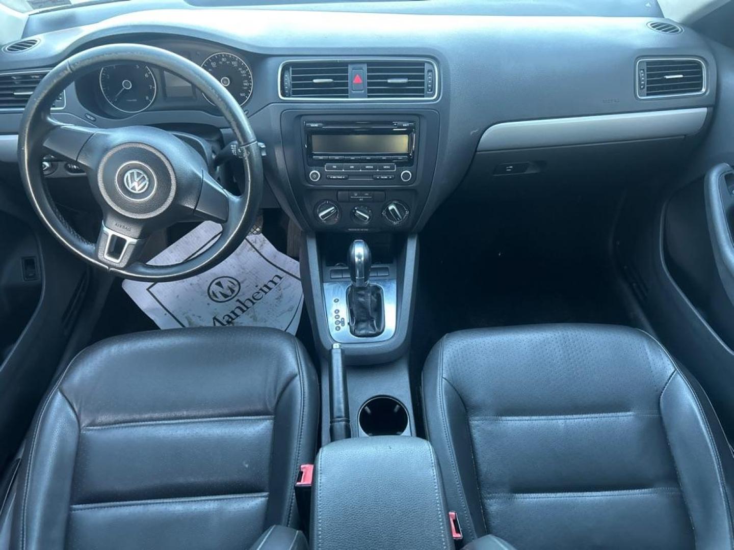 2013 SILVER VOLKSWAGEN JETTA SE (3VWDX7AJXDM) with an 2.5L engine, Automatic transmission, located at 2514 Williamson Rd NE, Roanoke, VA, 24012, (540) 265-7770, 37.294636, -79.936249 - Photo#3