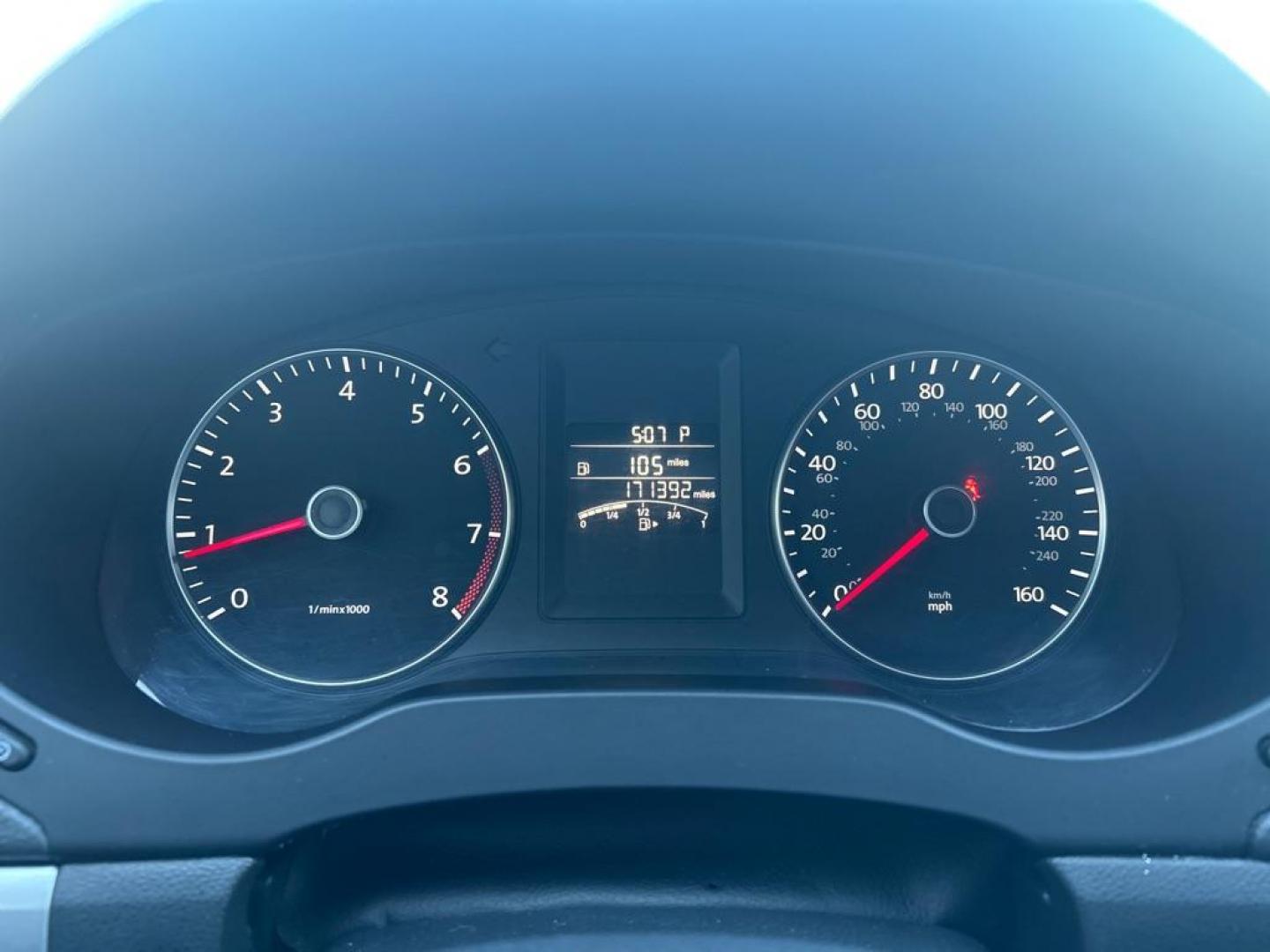 2013 SILVER VOLKSWAGEN JETTA SE (3VWDX7AJXDM) with an 2.5L engine, Automatic transmission, located at 2514 Williamson Rd NE, Roanoke, VA, 24012, (540) 265-7770, 37.294636, -79.936249 - Photo#6