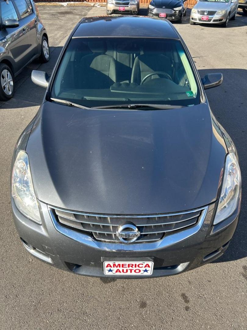 2012 GRAY NISSAN ALTIMA BASE (1N4AL2AP3CC) with an 2.5L engine, Continuously Variable transmission, located at 2514 Williamson Rd NE, Roanoke, VA, 24012, (540) 265-7770, 37.294636, -79.936249 - Photo#9
