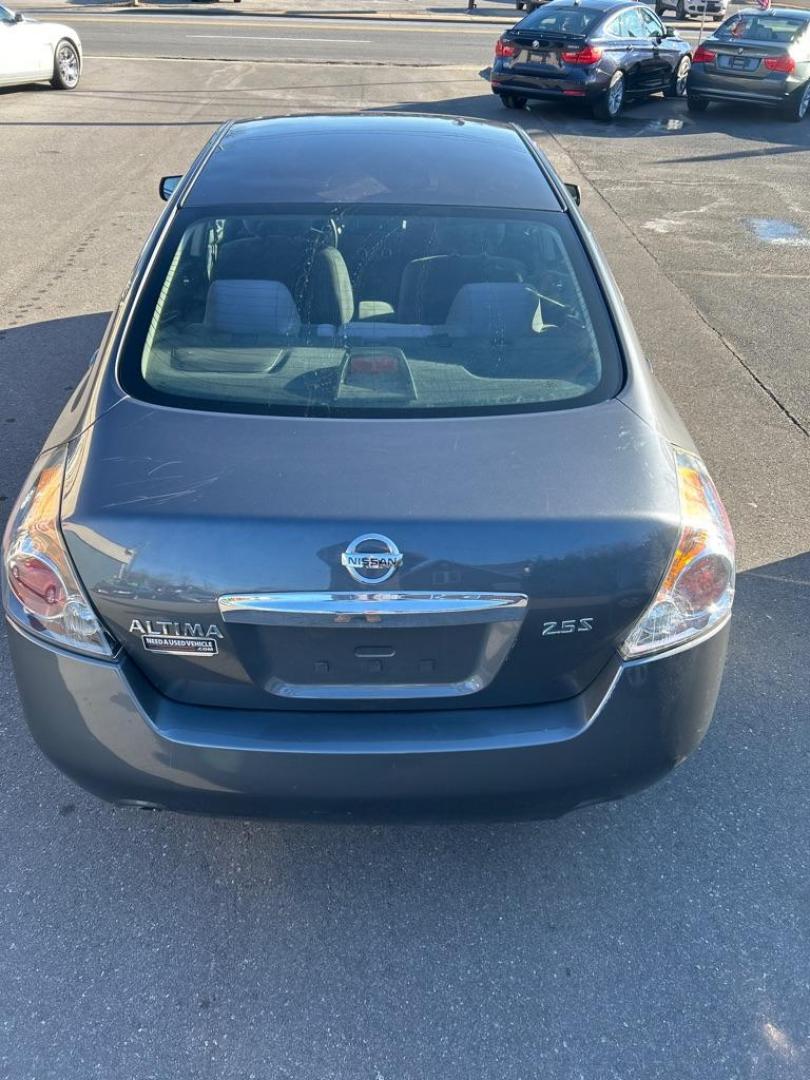 2012 GRAY NISSAN ALTIMA BASE (1N4AL2AP3CC) with an 2.5L engine, Continuously Variable transmission, located at 2514 Williamson Rd NE, Roanoke, VA, 24012, (540) 265-7770, 37.294636, -79.936249 - Photo#10