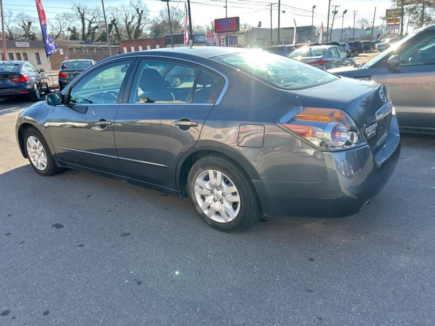 2012 GRAY NISSAN ALTIMA BASE (1N4AL2AP3CC) with an 2.5L engine, Continuously Variable transmission, located at 2514 Williamson Rd NE, Roanoke, VA, 24012, (540) 265-7770, 37.294636, -79.936249 - Photo#1