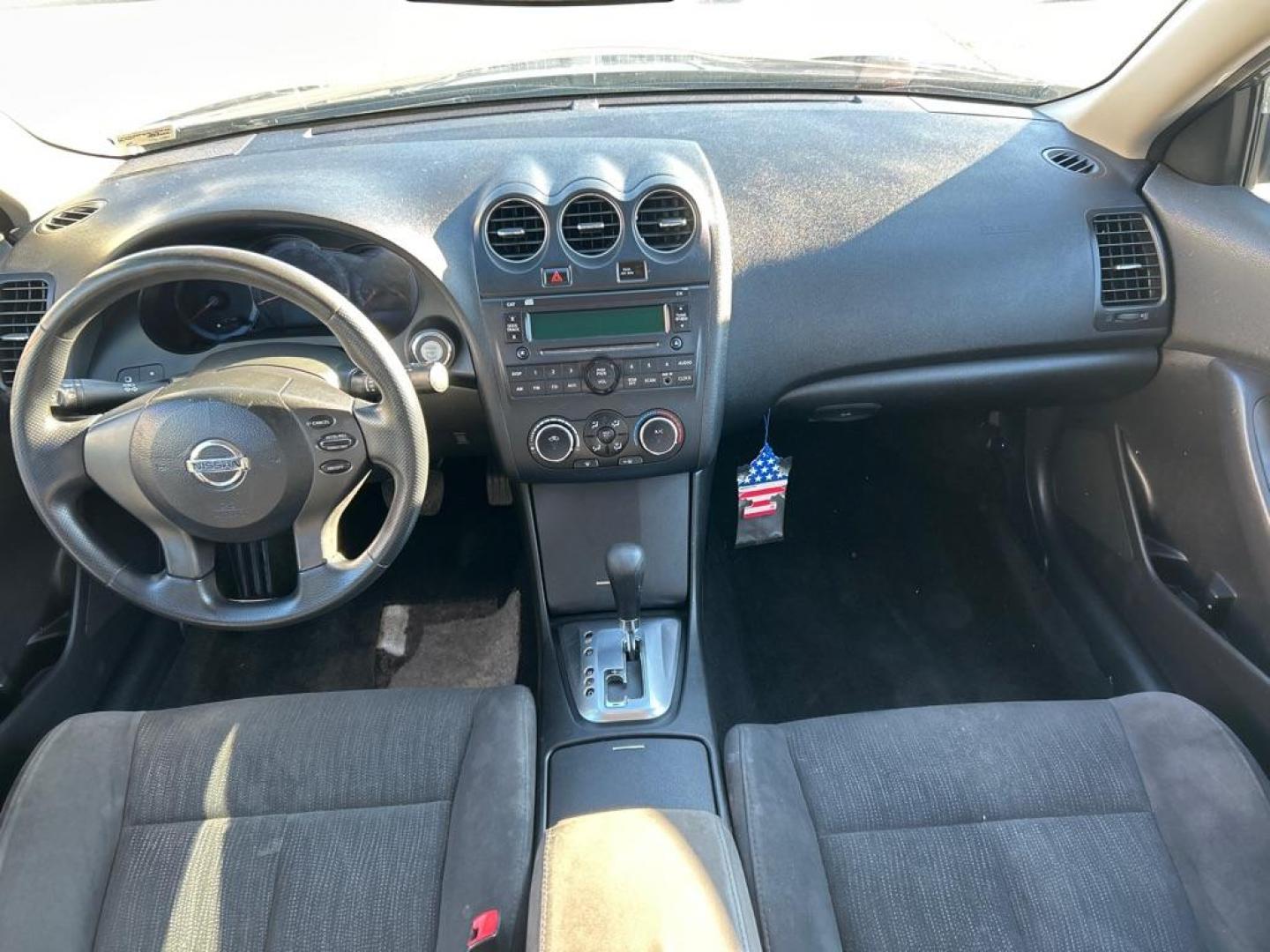 2012 GRAY NISSAN ALTIMA BASE (1N4AL2AP3CC) with an 2.5L engine, Continuously Variable transmission, located at 2514 Williamson Rd NE, Roanoke, VA, 24012, (540) 265-7770, 37.294636, -79.936249 - Photo#3