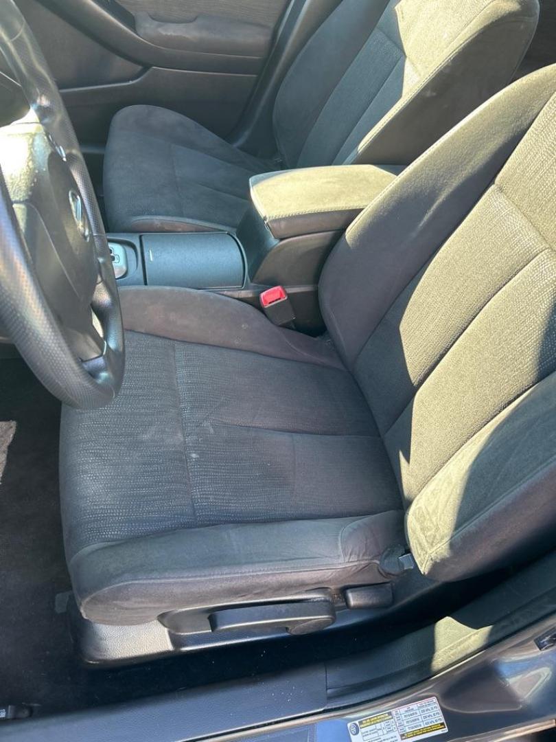 2012 GRAY NISSAN ALTIMA BASE (1N4AL2AP3CC) with an 2.5L engine, Continuously Variable transmission, located at 2514 Williamson Rd NE, Roanoke, VA, 24012, (540) 265-7770, 37.294636, -79.936249 - Photo#4