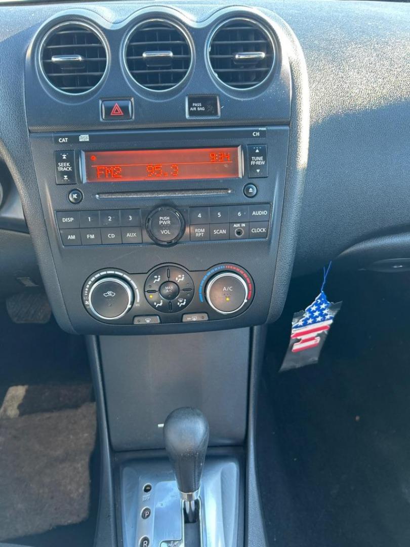 2012 GRAY NISSAN ALTIMA BASE (1N4AL2AP3CC) with an 2.5L engine, Continuously Variable transmission, located at 2514 Williamson Rd NE, Roanoke, VA, 24012, (540) 265-7770, 37.294636, -79.936249 - Photo#5