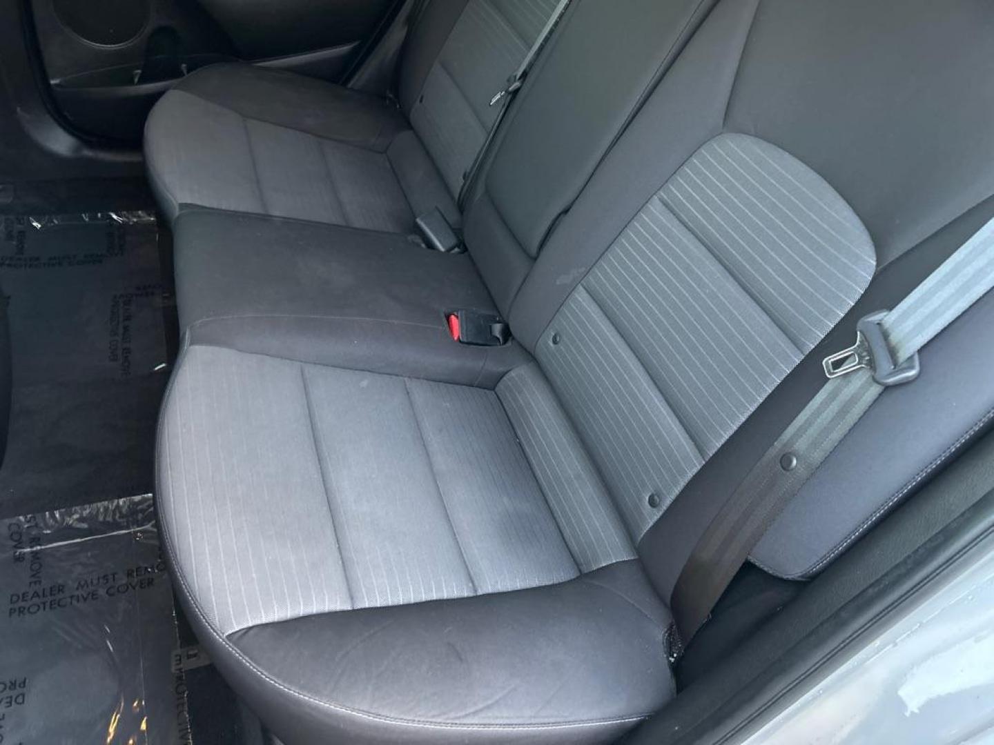 2017 SILVER KIA FORTE LX (3KPFL4A77HE) with an 2.0L engine, Automatic transmission, located at 2514 Williamson Rd NE, Roanoke, VA, 24012, (540) 265-7770, 37.294636, -79.936249 - Photo#4