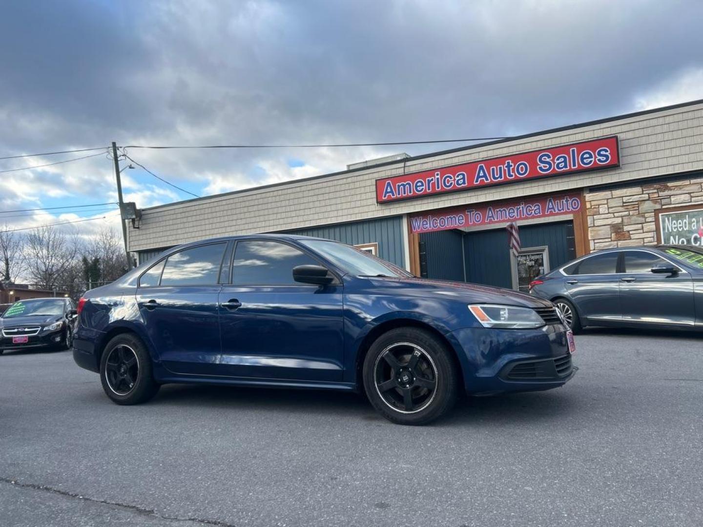 2014 BLUE VOLKSWAGEN JETTA BASE (3VW2K7AJ2EM) with an 2.0L engine, Automatic transmission, located at 2514 Williamson Rd NE, Roanoke, VA, 24012, (540) 265-7770, 37.294636, -79.936249 - NO CREDIT CHECK FINANCING WITH ONLY $1800 DOWN PAYMENT!!!! Check out our website www.needausedvehicle.com for our No Credit Check/ In House Financing options!! No Credit Check Available!!! In House Financing Available!!! All Clean Title Vehicles (no Salvaged or flooded vehicles ever on our lot)! - Photo#0