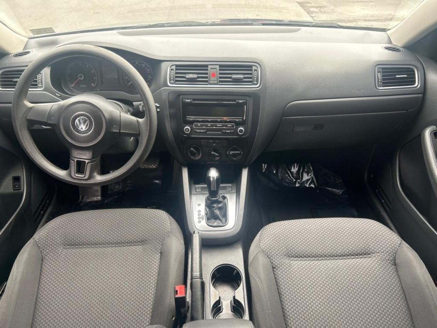 2014 BLUE VOLKSWAGEN JETTA BASE (3VW2K7AJ2EM) with an 2.0L engine, Automatic transmission, located at 2514 Williamson Rd NE, Roanoke, VA, 24012, (540) 265-7770, 37.294636, -79.936249 - Photo#3