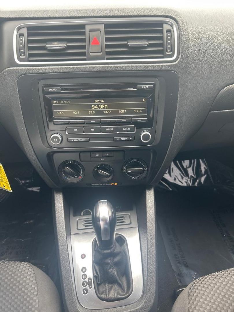 2014 BLUE VOLKSWAGEN JETTA BASE (3VW2K7AJ2EM) with an 2.0L engine, Automatic transmission, located at 2514 Williamson Rd NE, Roanoke, VA, 24012, (540) 265-7770, 37.294636, -79.936249 - Photo#5