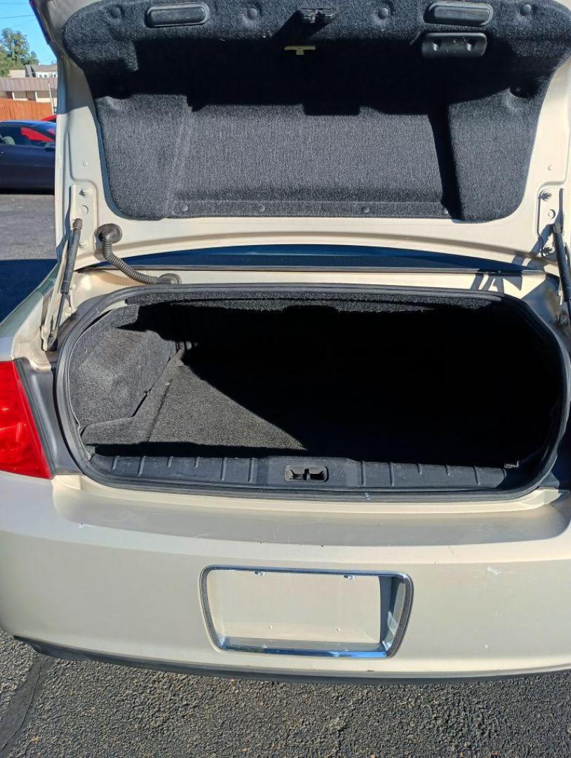 2011 GOLD CHEVROLET MALIBU 1LT (1G1ZC5E10BF) with an 2.4L engine, Automatic transmission, located at 2514 Williamson Rd NE, Roanoke, VA, 24012, (540) 265-7770, 37.294636, -79.936249 - Photo#4