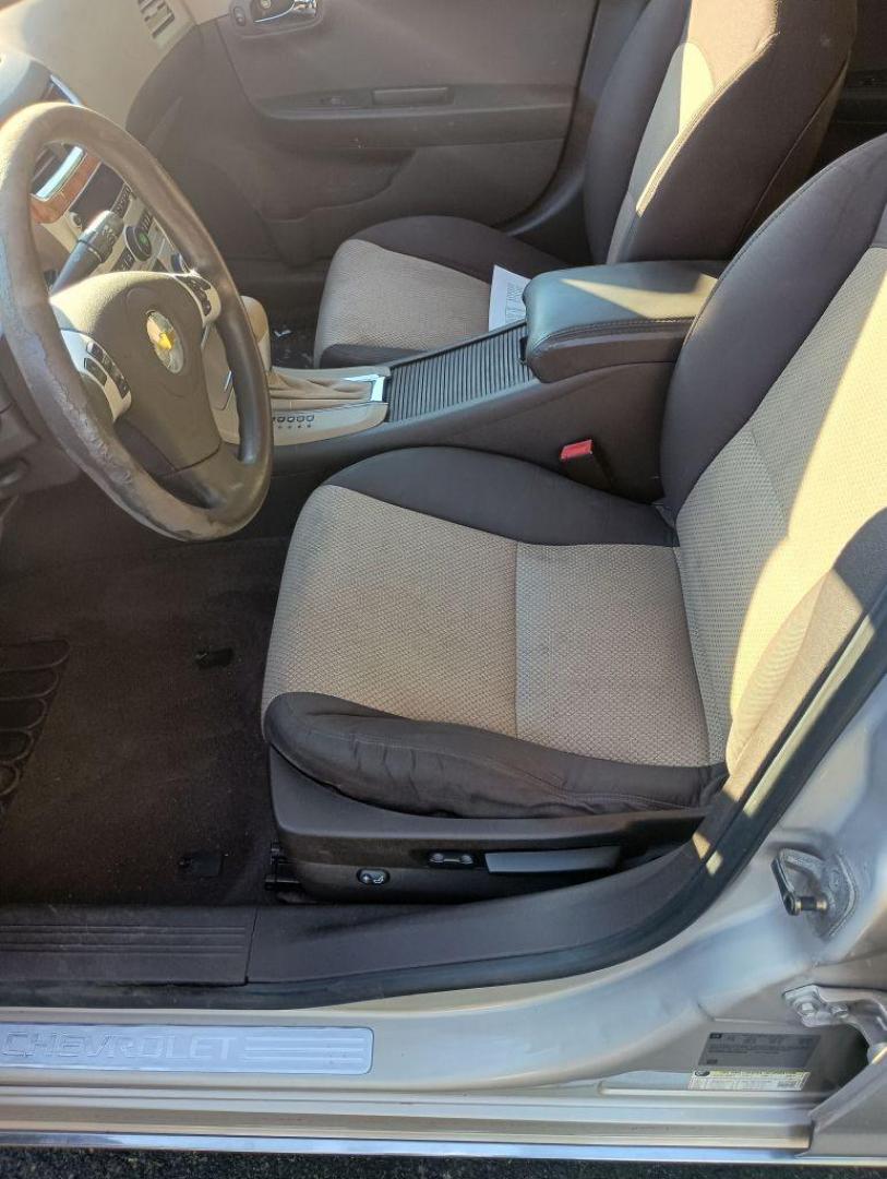 2011 GOLD CHEVROLET MALIBU 1LT (1G1ZC5E10BF) with an 2.4L engine, Automatic transmission, located at 2514 Williamson Rd NE, Roanoke, VA, 24012, (540) 265-7770, 37.294636, -79.936249 - Photo#6