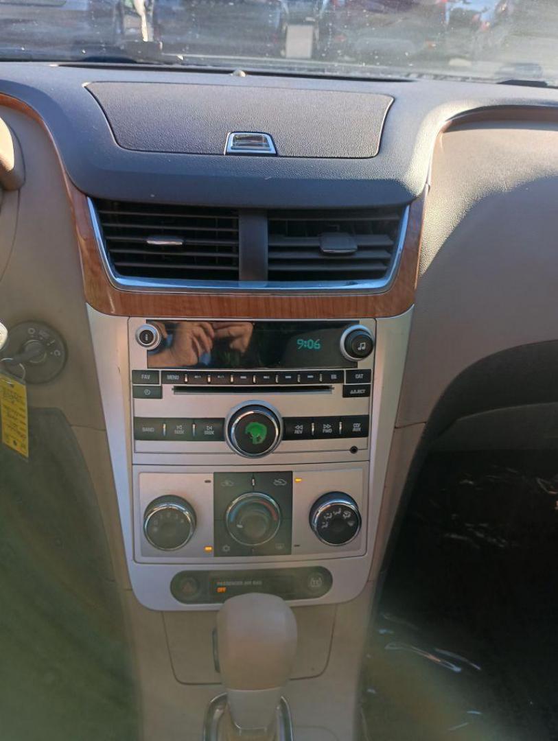 2011 GOLD CHEVROLET MALIBU 1LT (1G1ZC5E10BF) with an 2.4L engine, Automatic transmission, located at 2514 Williamson Rd NE, Roanoke, VA, 24012, (540) 265-7770, 37.294636, -79.936249 - Photo#7