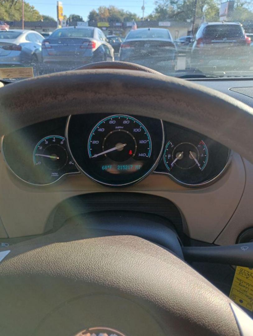 2011 GOLD CHEVROLET MALIBU 1LT (1G1ZC5E10BF) with an 2.4L engine, Automatic transmission, located at 2514 Williamson Rd NE, Roanoke, VA, 24012, (540) 265-7770, 37.294636, -79.936249 - Photo#8