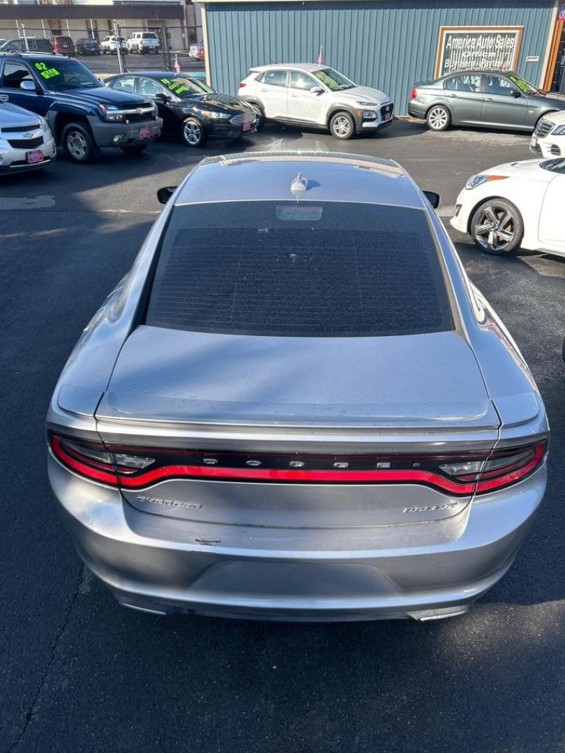2015 SILVER DODGE CHARGER SXT (2C3CDXHGXFH) with an 3.6L engine, Automatic transmission, located at 2514 Williamson Rd NE, Roanoke, VA, 24012, (540) 265-7770, 37.294636, -79.936249 - Photo#10