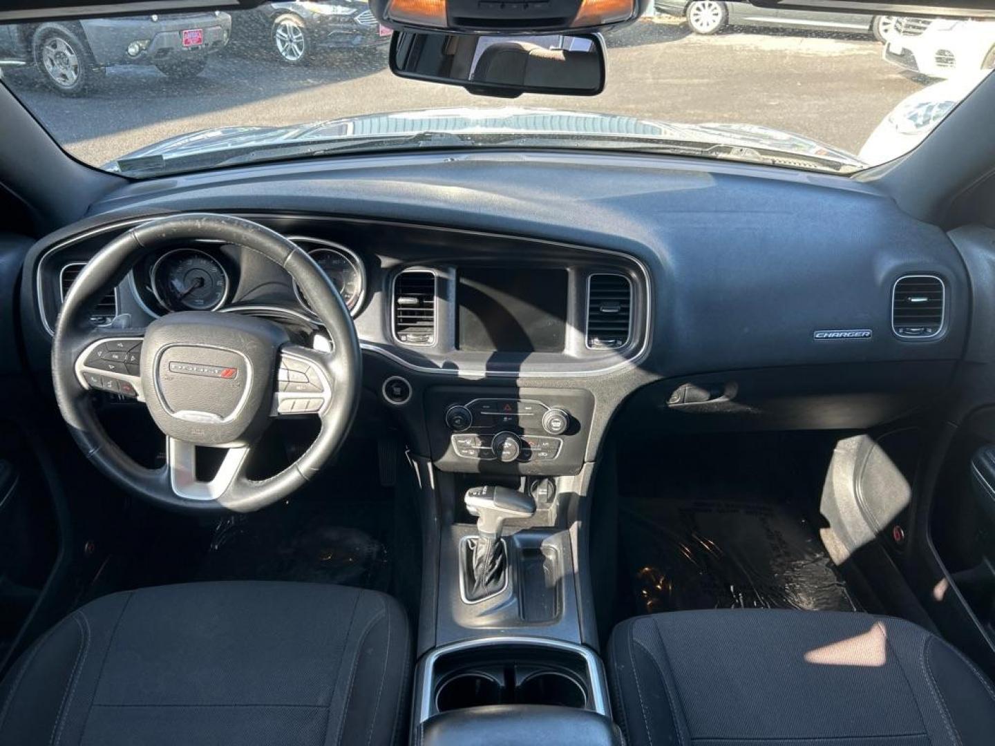 2015 SILVER DODGE CHARGER SXT (2C3CDXHGXFH) with an 3.6L engine, Automatic transmission, located at 2514 Williamson Rd NE, Roanoke, VA, 24012, (540) 265-7770, 37.294636, -79.936249 - Photo#3