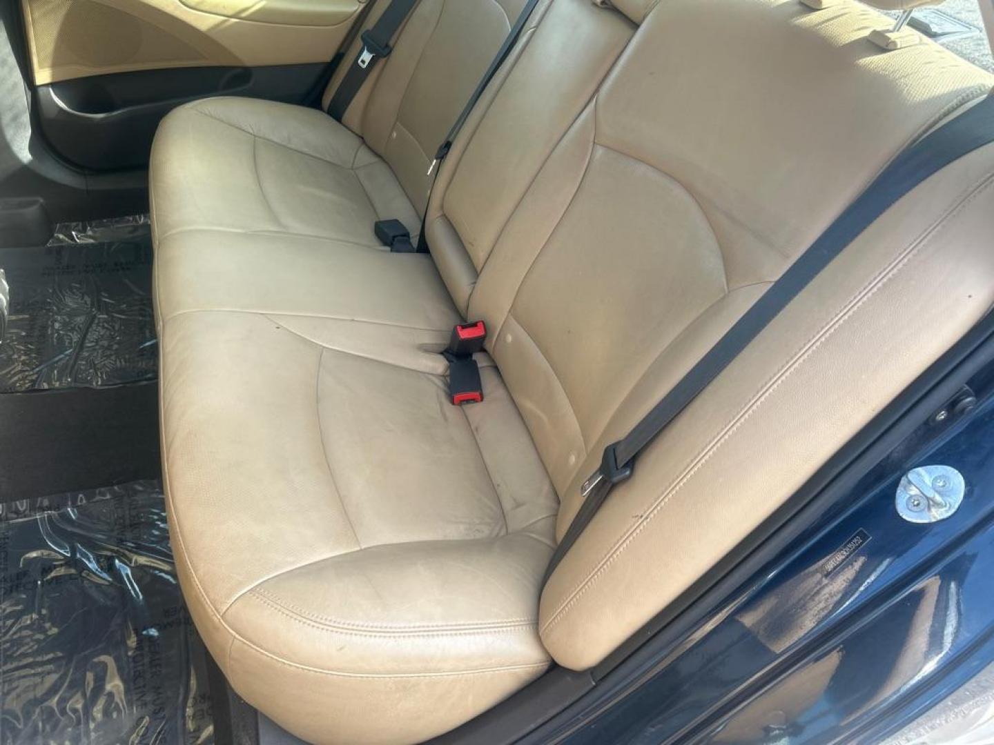 2012 BLUE HYUNDAI SONATA SE (5NPEC4AC9CH) with an 2.4L engine, Automatic transmission, located at 2514 Williamson Rd NE, Roanoke, VA, 24012, (540) 265-7770, 37.294636, -79.936249 - NO CREDIT CHECK FINANCING WITH ONLY $2000 DOWN PAYMENT!!!! Check out our website www.needausedvehicle.com for our No Credit Check/ In House Financing options!! No Credit Check Available!!! In House Financing Available!!! All Clean Title Vehicles (no Salvaged or flooded vehicles ever on our lot)! - Photo#2