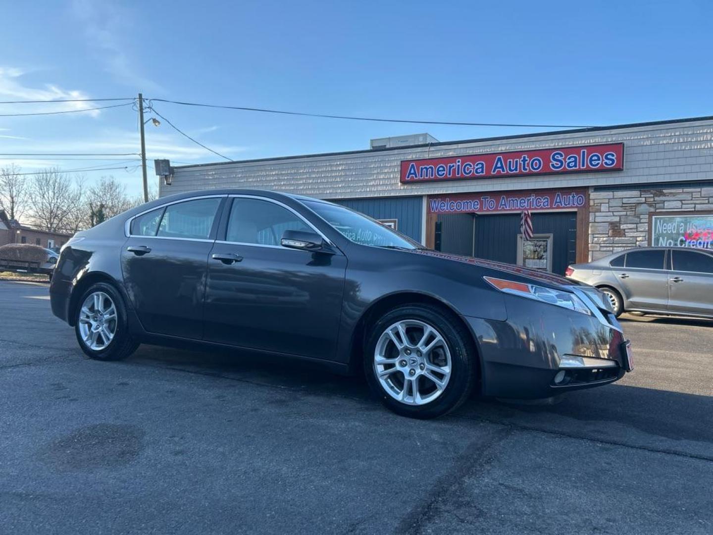 2011 GRAY ACURA TL (19UUA8F23BA) with an 3.5L engine, Automatic transmission, located at 2514 Williamson Rd NE, Roanoke, VA, 24012, (540) 265-7770, 37.294636, -79.936249 - Photo#0