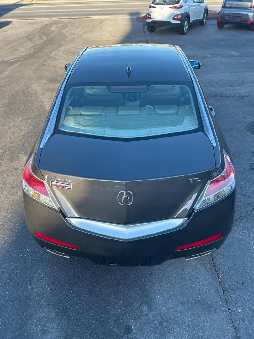 2011 GRAY ACURA TL (19UUA8F23BA) with an 3.5L engine, Automatic transmission, located at 2514 Williamson Rd NE, Roanoke, VA, 24012, (540) 265-7770, 37.294636, -79.936249 - Photo#10