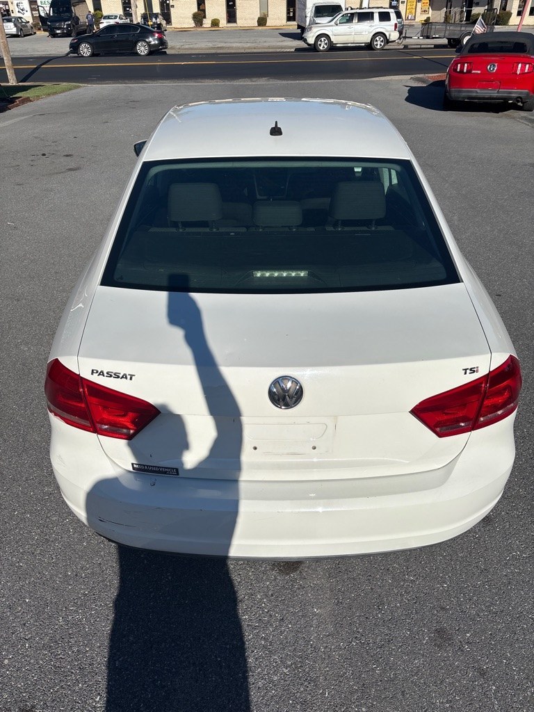 2015 WHITE VOLKSWAGEN PASSAT S (1VWAT7A33FC) with an 1.8L engine, Automatic transmission, located at 2514 Williamson Rd NE, Roanoke, VA, 24012, (540) 265-7770, 37.294636, -79.936249 - NO CREDIT CHECK FINANCING WITH ONLY $1400 DOWN PAYMENT!!!! Check out our website www.needausedvehicle.com for our No Credit Check/ In House Financing options!! No Credit Check Available!!! In House Financing Available!!! All Clean Title Vehicles (no Salvaged or flooded vehicles ever on our lot)!- Photo#3
