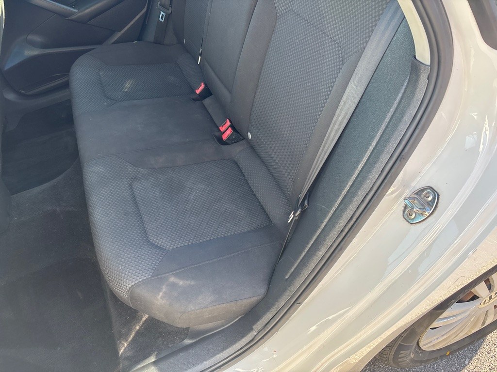 2015 WHITE VOLKSWAGEN PASSAT S (1VWAT7A33FC) with an 1.8L engine, Automatic transmission, located at 2514 Williamson Rd NE, Roanoke, VA, 24012, (540) 265-7770, 37.294636, -79.936249 - NO CREDIT CHECK FINANCING WITH ONLY $1400 DOWN PAYMENT!!!! Check out our website www.needausedvehicle.com for our No Credit Check/ In House Financing options!! No Credit Check Available!!! In House Financing Available!!! All Clean Title Vehicles (no Salvaged or flooded vehicles ever on our lot)!- Photo#4