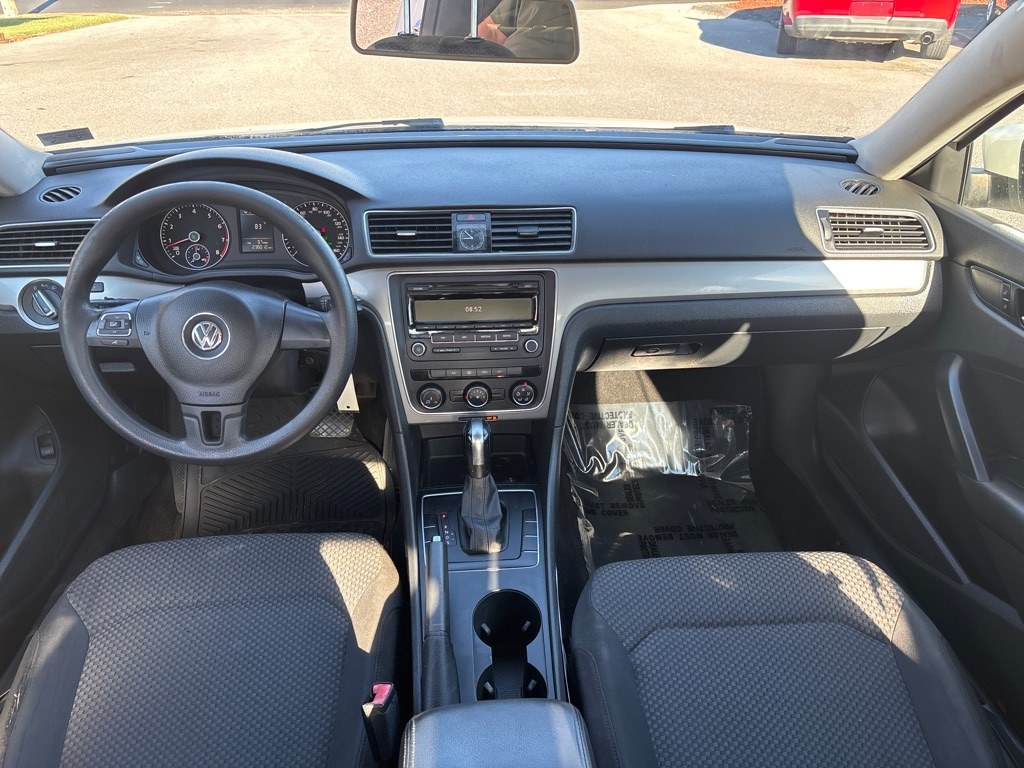 2015 WHITE VOLKSWAGEN PASSAT S (1VWAT7A33FC) with an 1.8L engine, Automatic transmission, located at 2514 Williamson Rd NE, Roanoke, VA, 24012, (540) 265-7770, 37.294636, -79.936249 - NO CREDIT CHECK FINANCING WITH ONLY $1400 DOWN PAYMENT!!!! Check out our website www.needausedvehicle.com for our No Credit Check/ In House Financing options!! No Credit Check Available!!! In House Financing Available!!! All Clean Title Vehicles (no Salvaged or flooded vehicles ever on our lot)!- Photo#5