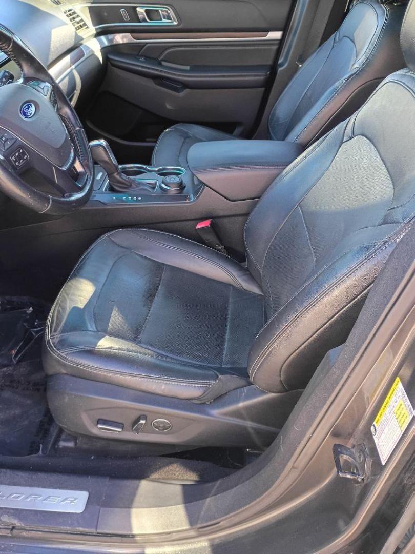 2016 GREY FORD EXPLORER LIMITED (1FM5K8F8XGG) with an 3.5L engine, Automatic transmission, located at 2514 Williamson Rd NE, Roanoke, VA, 24012, (540) 265-7770, 37.294636, -79.936249 - Photo#9