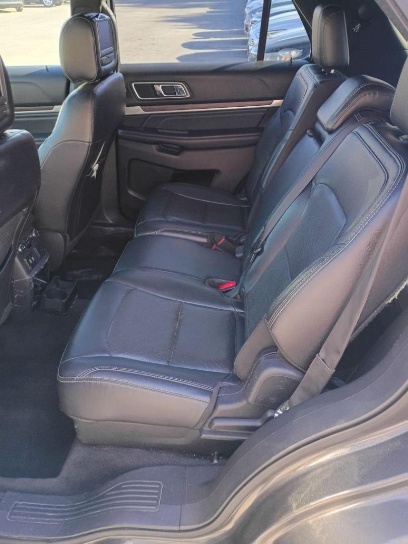 2016 GREY FORD EXPLORER LIMITED (1FM5K8F8XGG) with an 3.5L engine, Automatic transmission, located at 2514 Williamson Rd NE, Roanoke, VA, 24012, (540) 265-7770, 37.294636, -79.936249 - Photo#10