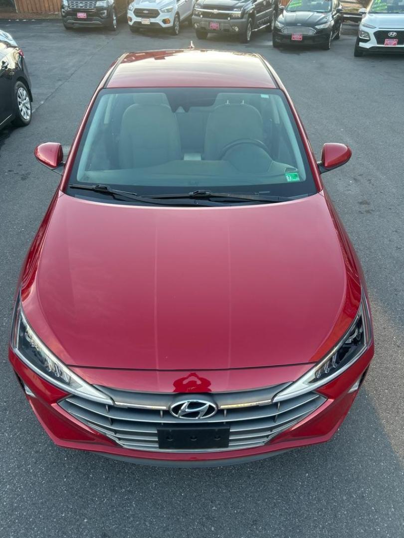 2019 RED HYUNDAI ELANTRA SEL (5NPD84LF0KH) with an 2.0L engine, Automatic transmission, located at 2514 Williamson Rd NE, Roanoke, VA, 24012, (540) 265-7770, 37.294636, -79.936249 - NO CREDIT CHECK FINANCING WITH ONLY $3200 DOWN PAYMENT!!!! Check out our website www.needausedvehicle.com for our No Credit Check/ In House Financing options!! No Credit Check Available!!! In House Financing Available!!! All Clean Title Vehicles (no Salvaged or flooded vehicles ever on our lot)! - Photo#10