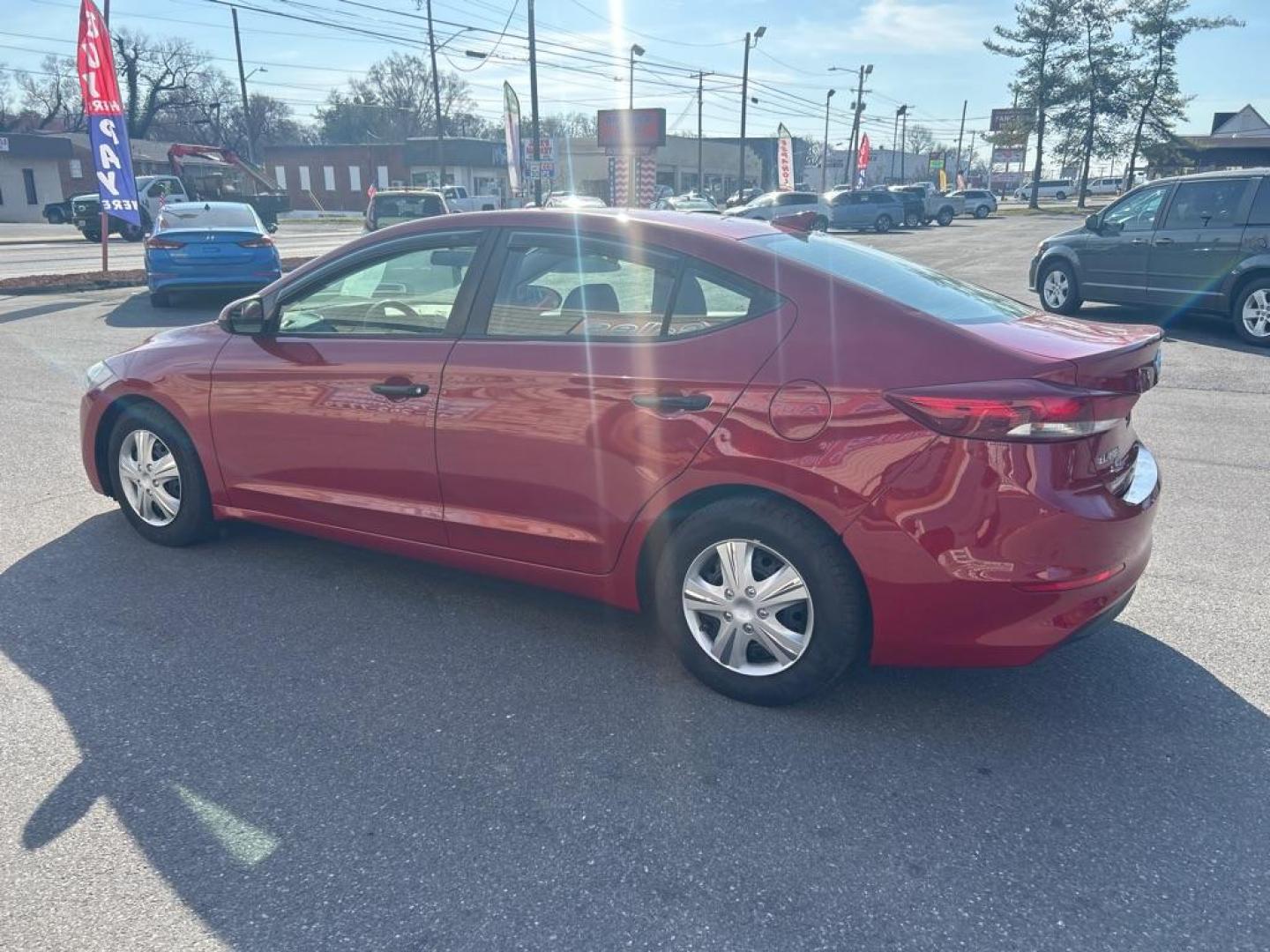 2017 RED HYUNDAI ELANTRA SE (5NPD74LF8HH) with an 2.0L engine, Automatic transmission, located at 2514 Williamson Rd NE, Roanoke, VA, 24012, (540) 265-7770, 37.294636, -79.936249 - Photo#2