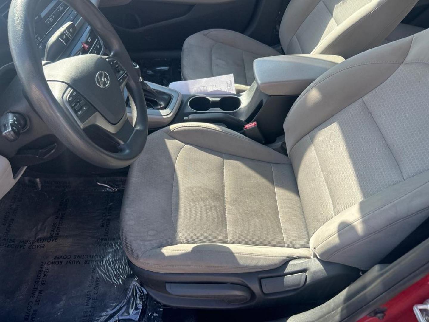 2017 RED HYUNDAI ELANTRA SE (5NPD74LF8HH) with an 2.0L engine, Automatic transmission, located at 2514 Williamson Rd NE, Roanoke, VA, 24012, (540) 265-7770, 37.294636, -79.936249 - Photo#6