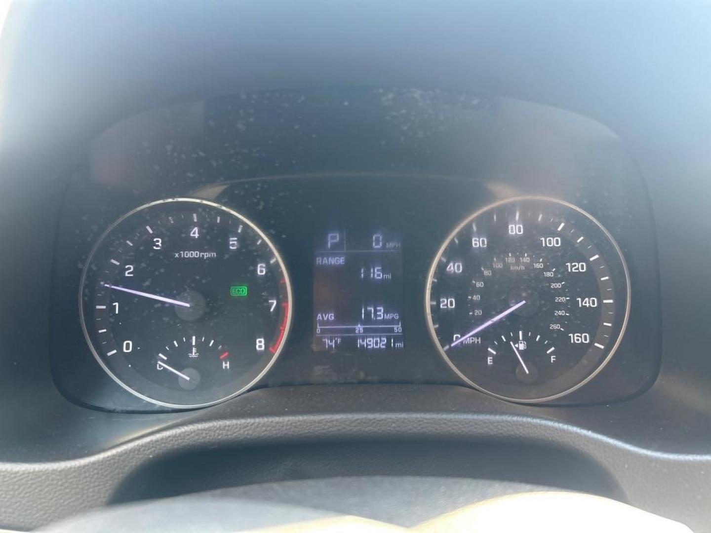 2017 RED HYUNDAI ELANTRA SE (5NPD74LF8HH) with an 2.0L engine, Automatic transmission, located at 2514 Williamson Rd NE, Roanoke, VA, 24012, (540) 265-7770, 37.294636, -79.936249 - Photo#8