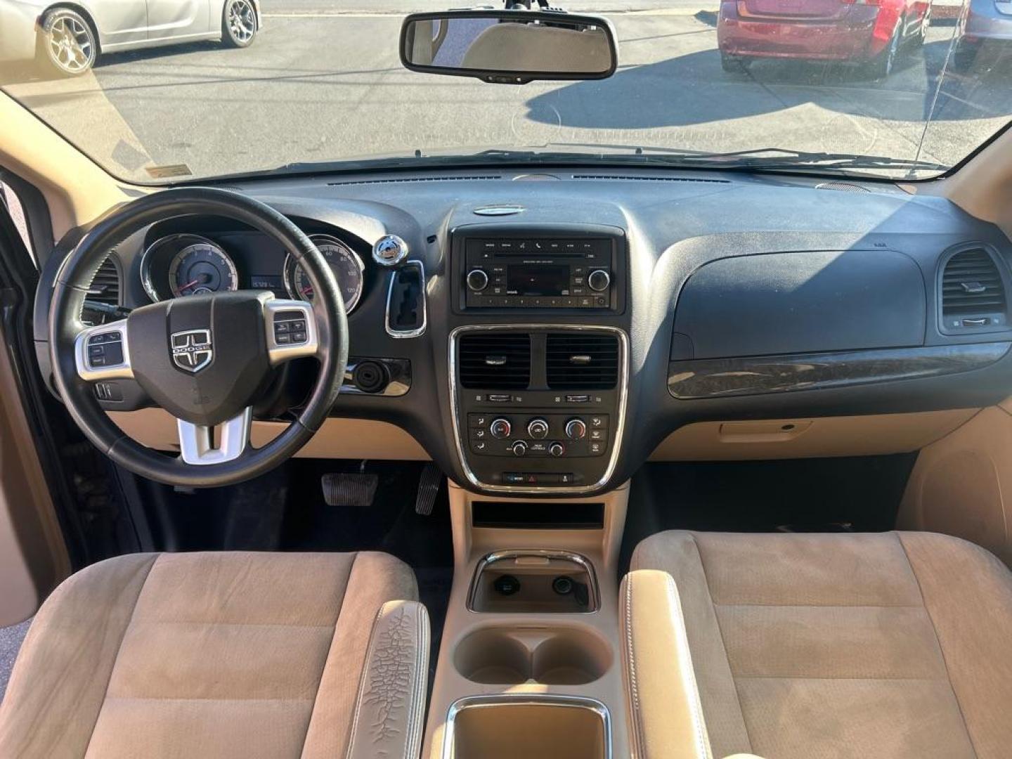 2014 GRAY DODGE GRAND CARAVAN SXT (2C4RDGCG0ER) with an 3.6L engine, Automatic transmission, located at 2514 Williamson Rd NE, Roanoke, VA, 24012, (540) 265-7770, 37.294636, -79.936249 - Photo#2