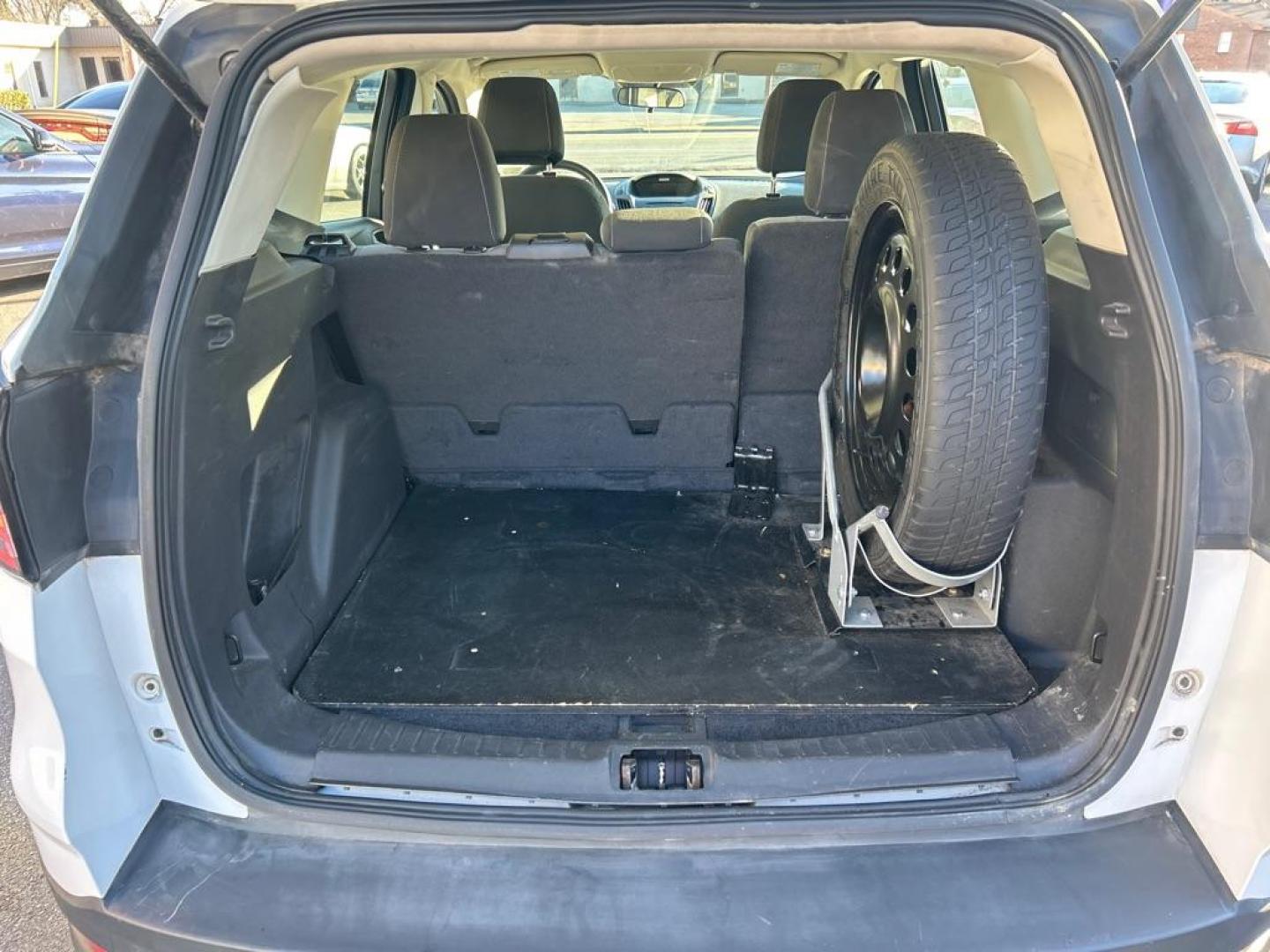 2017 WHITE FORD ESCAPE S (1FMCU0F71HU) with an 2.5L engine, Automatic transmission, located at 2514 Williamson Rd NE, Roanoke, VA, 24012, (540) 265-7770, 37.294636, -79.936249 - Photo#9