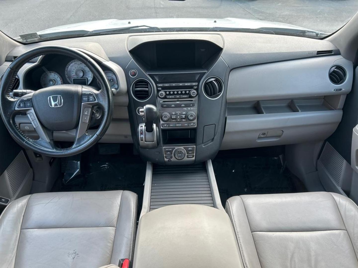 2014 WHITE HONDA PILOT TOURING (5FNYF4H93EB) with an 3.5L engine, Automatic transmission, located at 2514 Williamson Rd NE, Roanoke, VA, 24012, (540) 265-7770, 37.294636, -79.936249 - NO CREDIT CHECK FINANCING WITH ONLY $2300 DOWN PAYMENT!!!! Check out our website www.needausedvehicle.com for our No Credit Check/ In House Financing options!! No Credit Check Available!!! In House Financing Available!!! All Clean Title Vehicles (no Salvaged or flooded vehicles ever on our lot)! - Photo#2