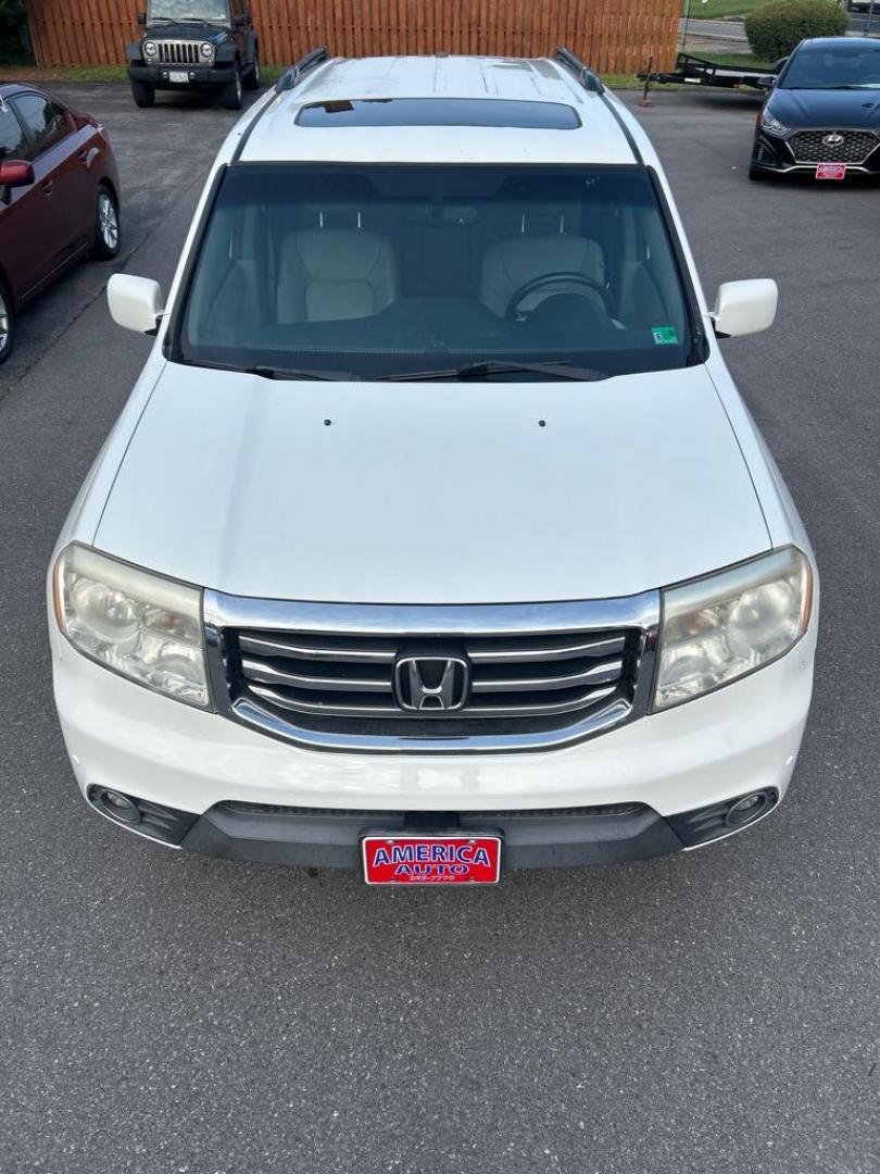 2014 WHITE HONDA PILOT TOURING (5FNYF4H93EB) with an 3.5L engine, Automatic transmission, located at 2514 Williamson Rd NE, Roanoke, VA, 24012, (540) 265-7770, 37.294636, -79.936249 - NO CREDIT CHECK FINANCING WITH ONLY $2300 DOWN PAYMENT!!!! Check out our website www.needausedvehicle.com for our No Credit Check/ In House Financing options!! No Credit Check Available!!! In House Financing Available!!! All Clean Title Vehicles (no Salvaged or flooded vehicles ever on our lot)! - Photo#6